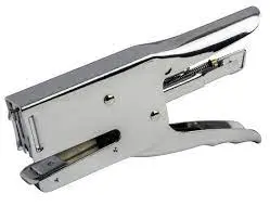 Agrafeuse a pince Boston 24/6